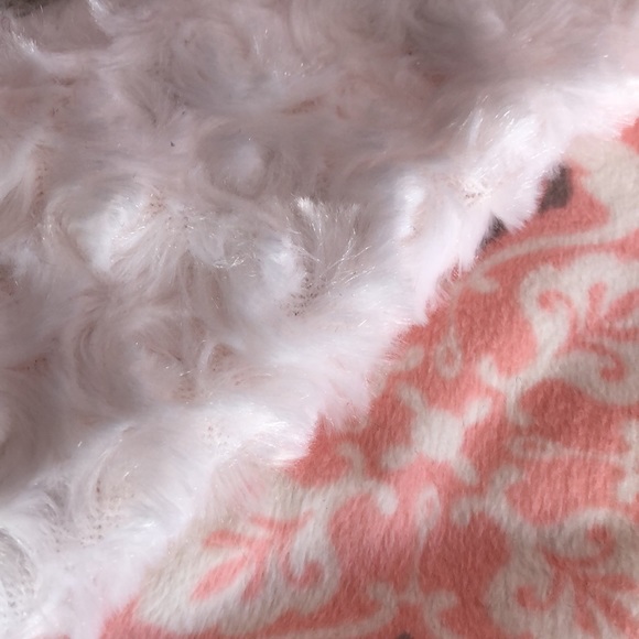 Blankets and Beyond Pink Owl Set of 4 Items - Picture 9 of 16